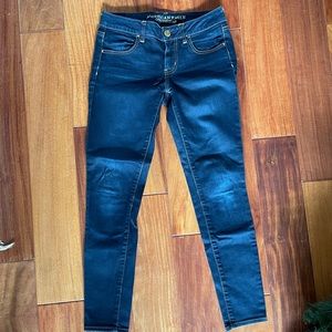 American Eagle Medium wash denim jegging - Size 4S